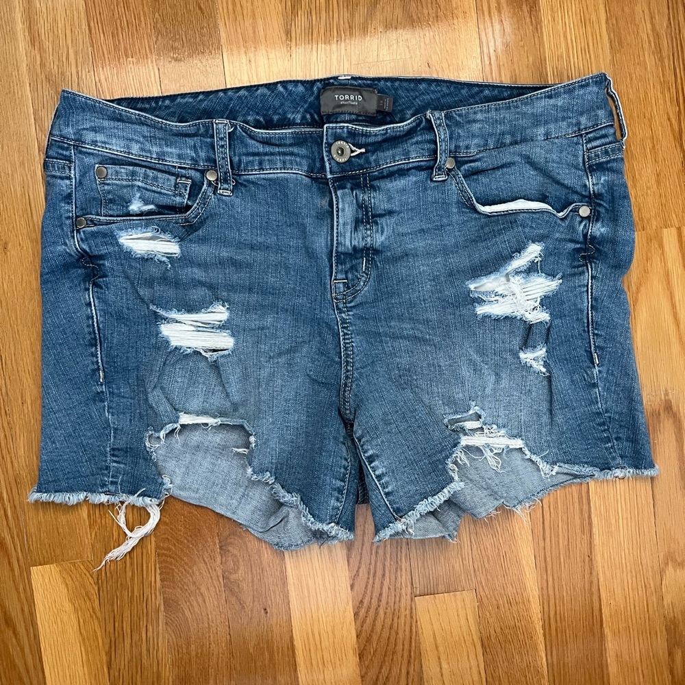 Cutoff stretch denim shorts